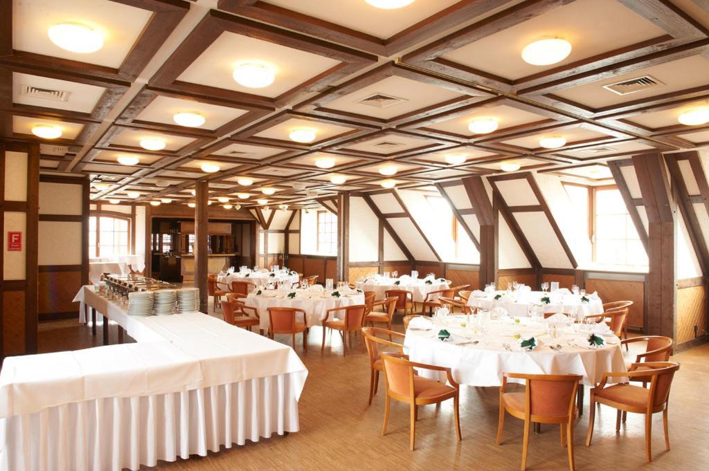 Hotel Restaurant Zur Linde Pattensen Bagian luar foto