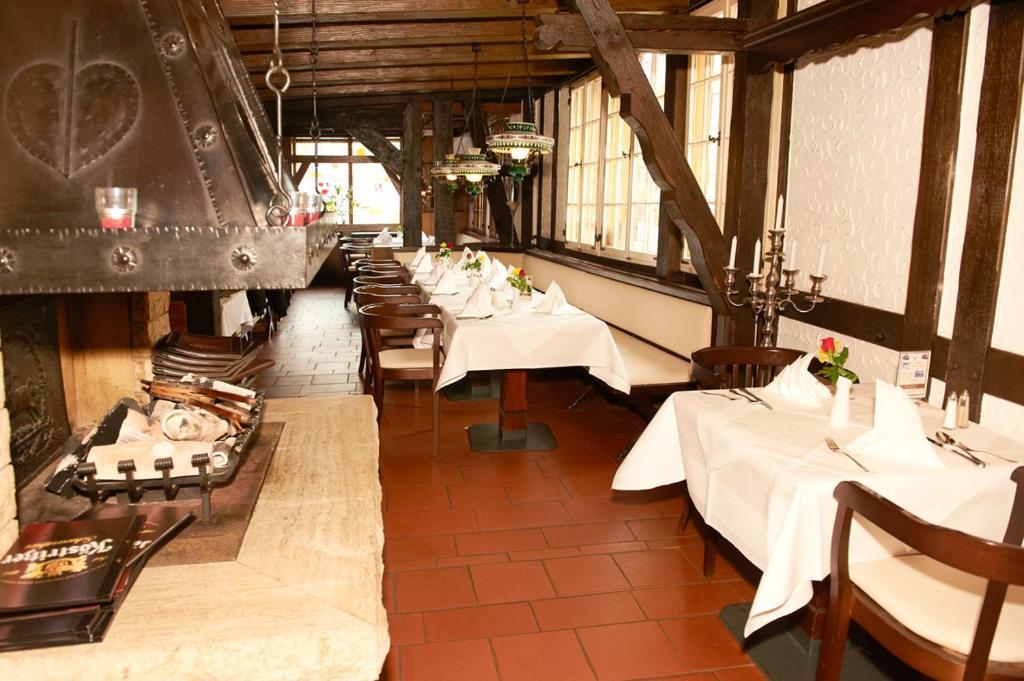 Hotel Restaurant Zur Linde Pattensen Bagian luar foto