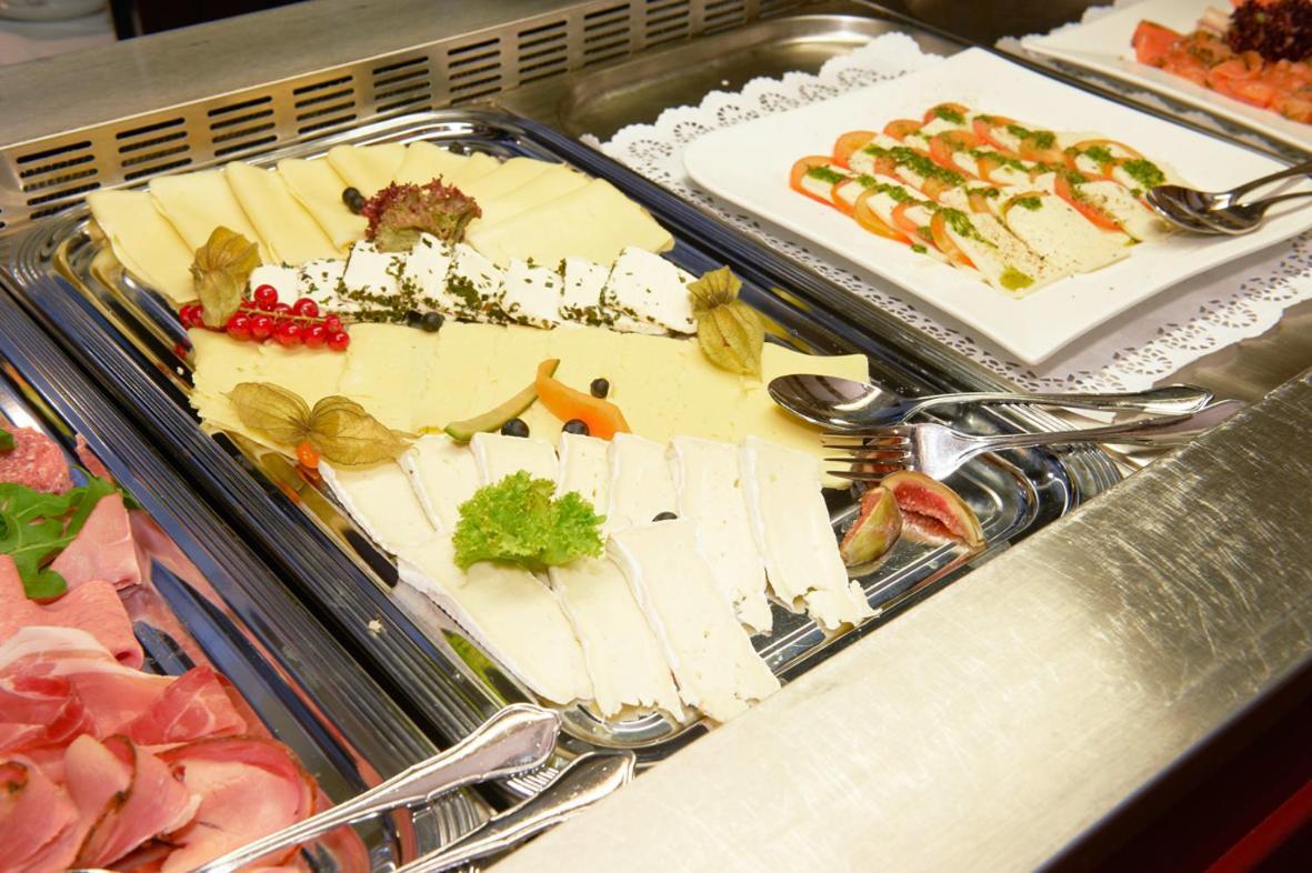 Hotel Restaurant Zur Linde Pattensen Bagian luar foto