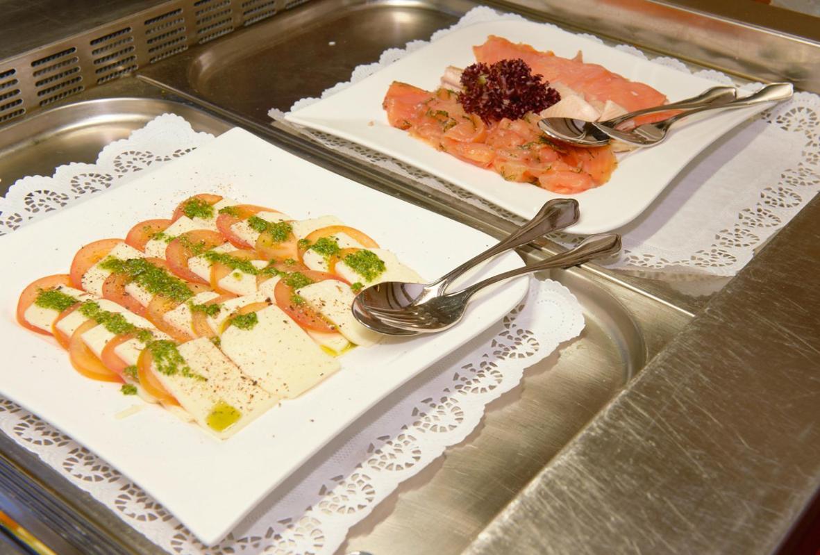 Hotel Restaurant Zur Linde Pattensen Bagian luar foto